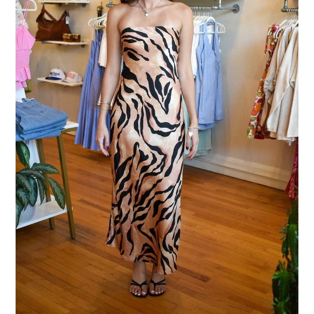 Dress Forum Strapless Print Formal Dress